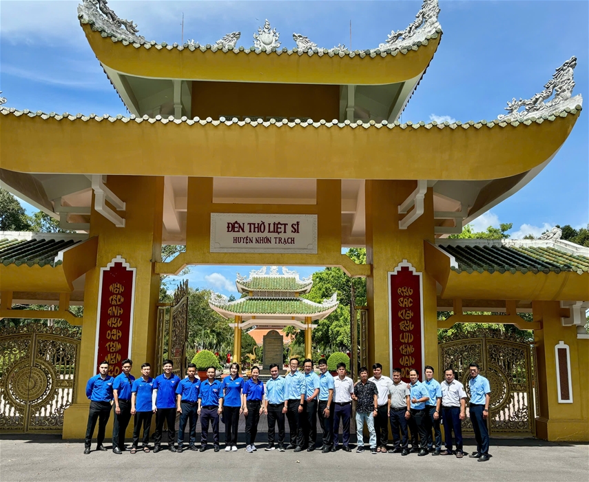 về nguồn rừng sác