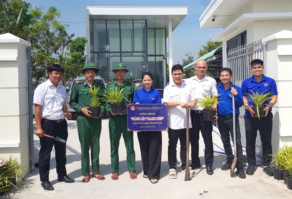 Chi đoàn TNCS Hồ Chí Minh Cảng vụ Hàng hải Đồng Nai phát động phong trào trồng cây xanh tại Đại diện Nhơn Trạch